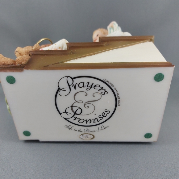 2002 Demdaco Prayers & Promises "Safe In The arms Of Love" figure - Picture 9 of 11